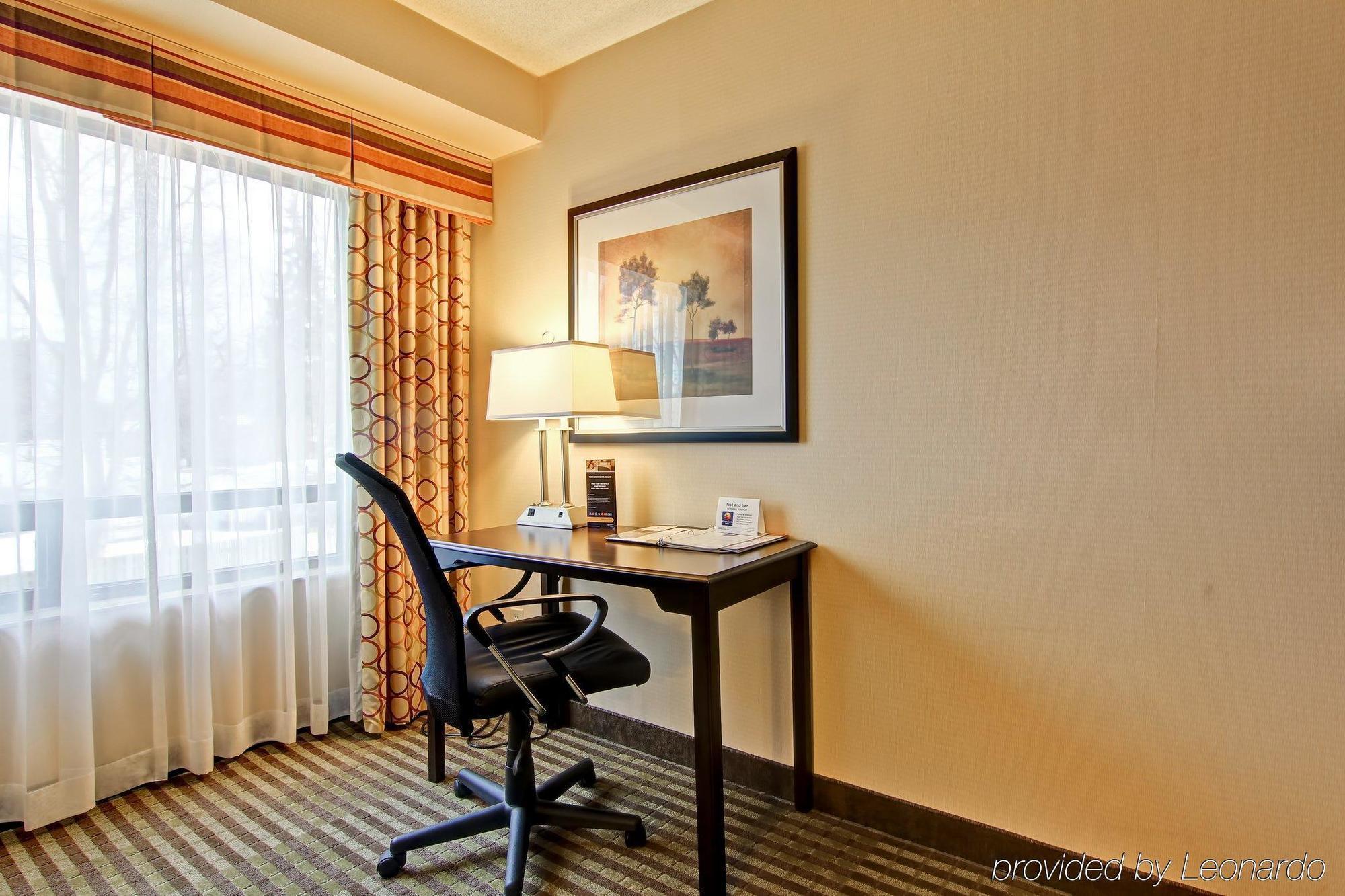 Comfort Inn East Scarborough Toronto Exterior photo